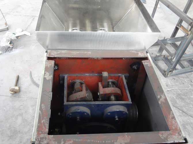 YK搖擺式顆粒機